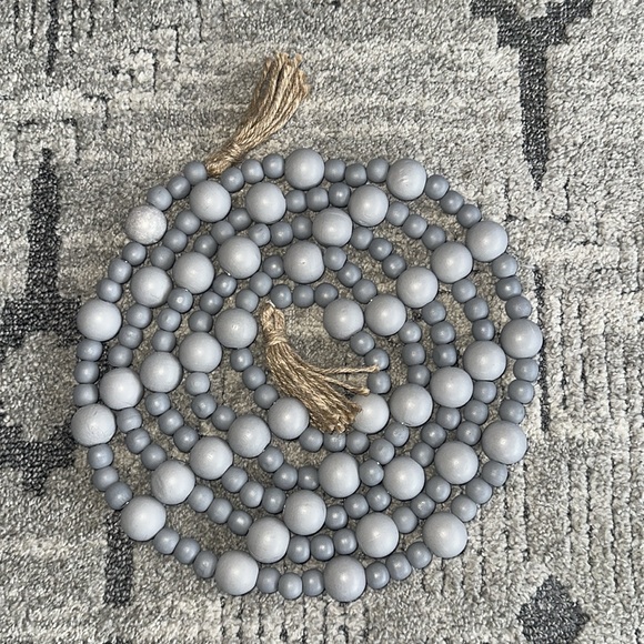 A set of two Gray Garland Christmas wooden beads brand new without box - Picture 4 of 4